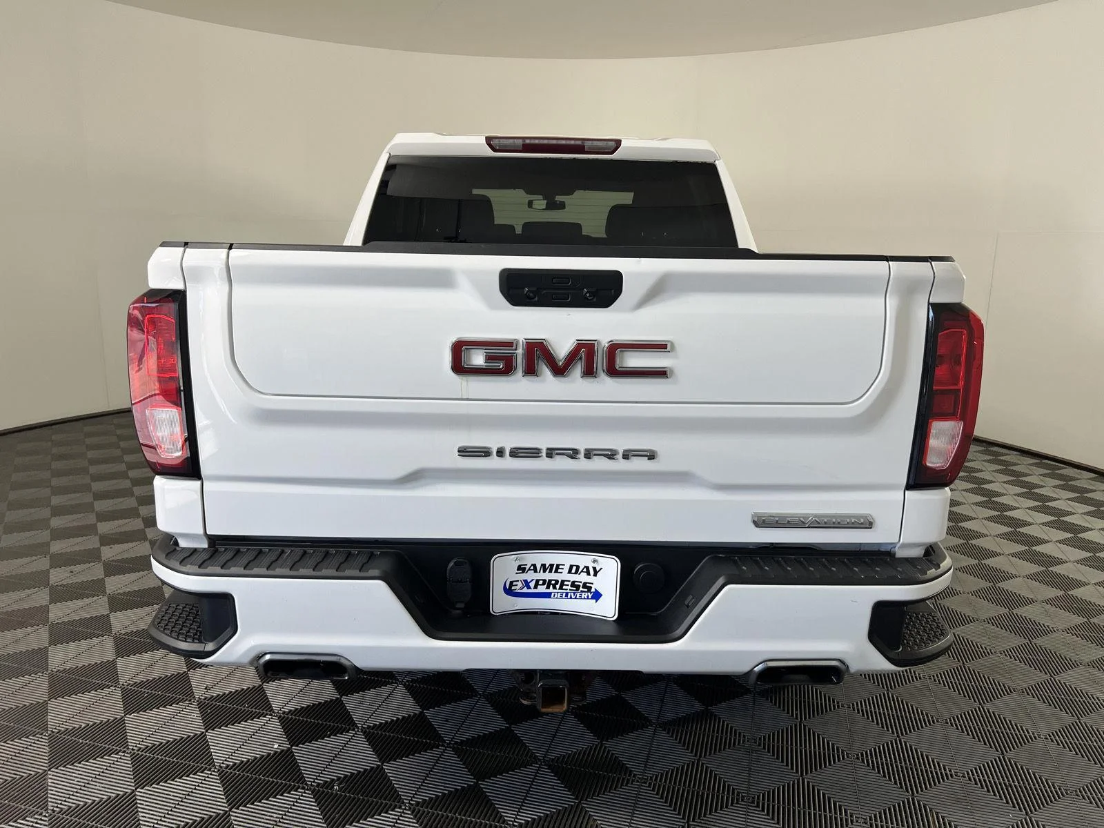 Used 2021 Summit White GMC Elevation image 24