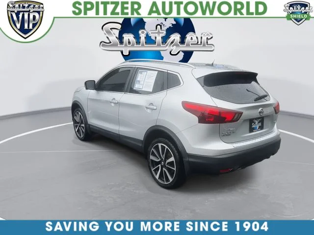 Used 2018 Silver Nissan SL image 8