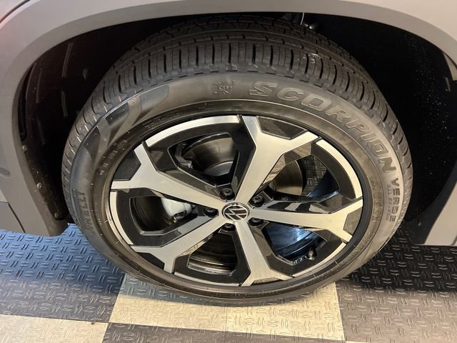 New 2026 Gray Volkswagen 2.0T SE image 9