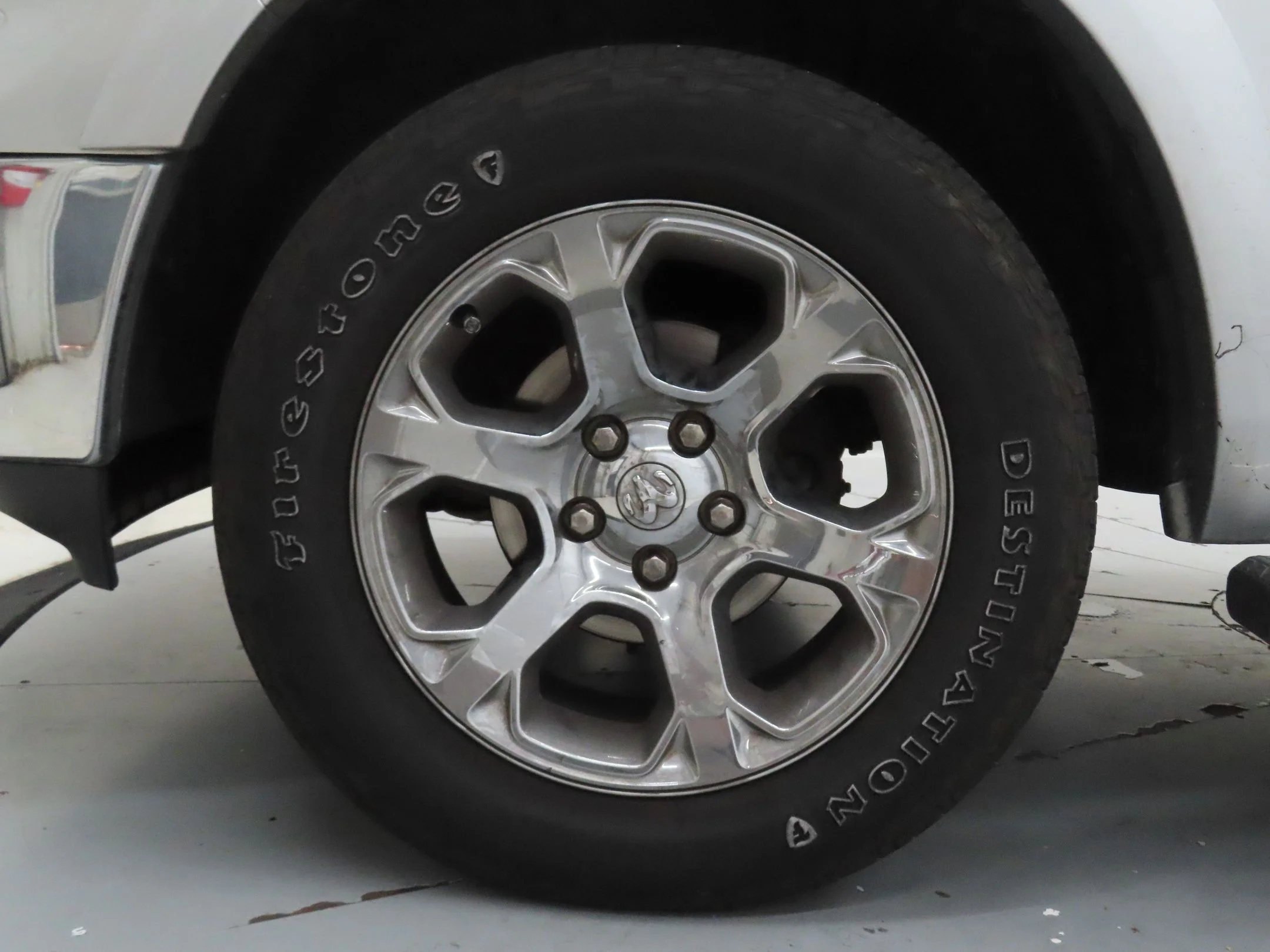Used 2017 Silver Ram Laramie image 25