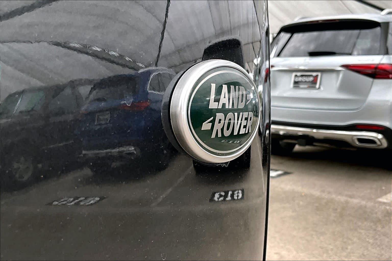 Used 2023 Carpathian Grey Premium Metallic Land Rover SE image 10