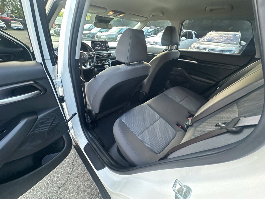 Used 2023 White Kia LX image 23