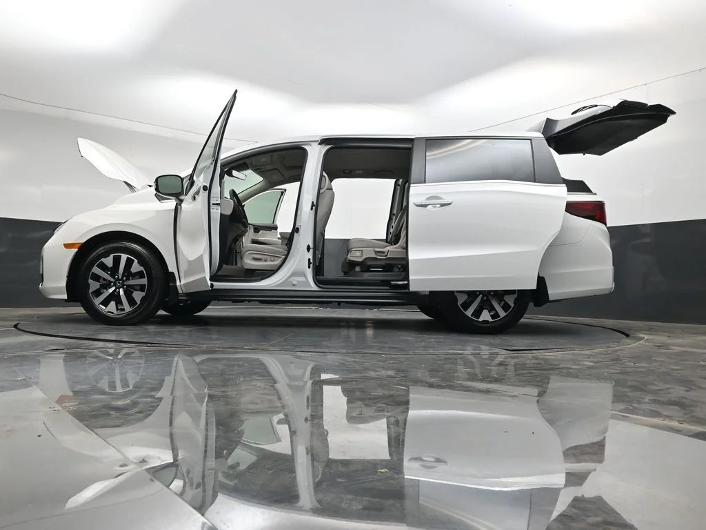 New 2026 Platinum White Pearl Honda EX-L image 40