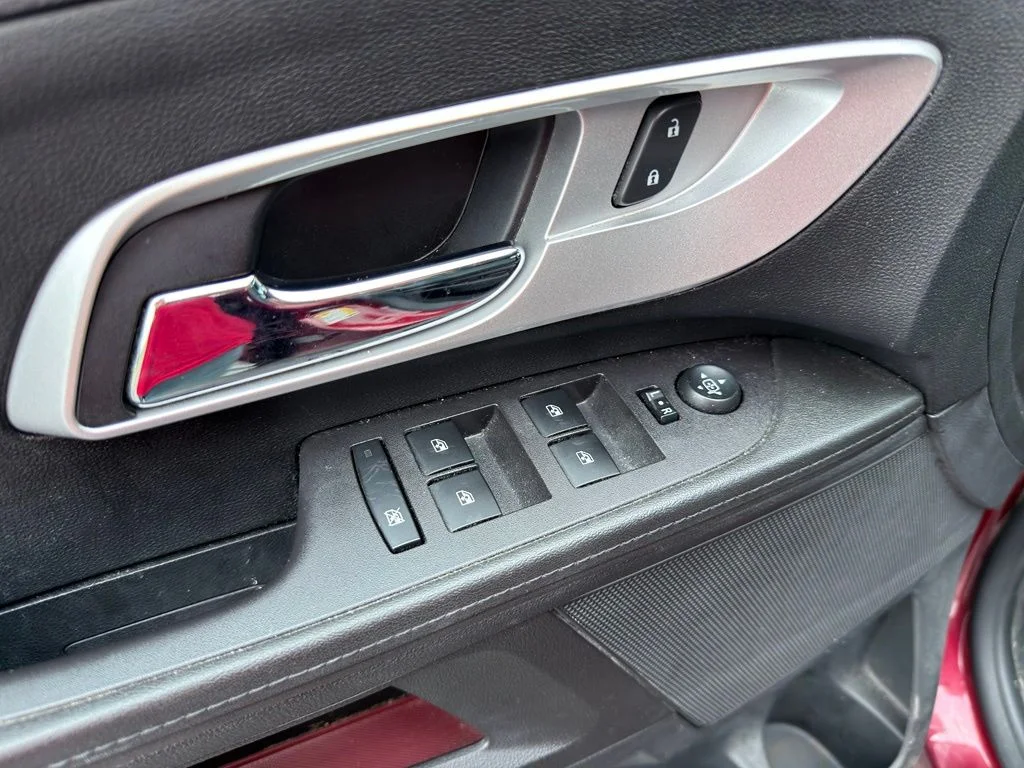 Used 2017 Red Chevrolet Premier image 25