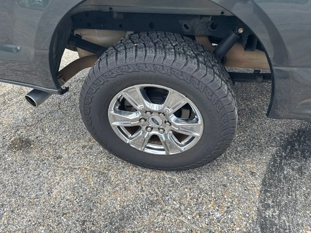 Certified Used 2015 Gray Ford XLT image 22