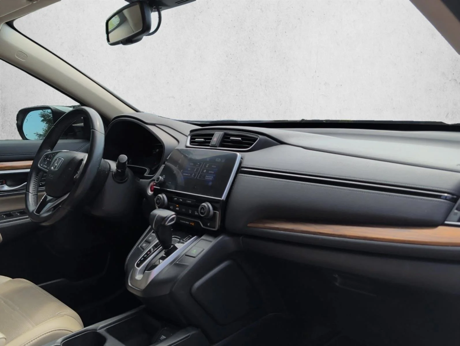 Used 2018 White Honda EX-L image 24