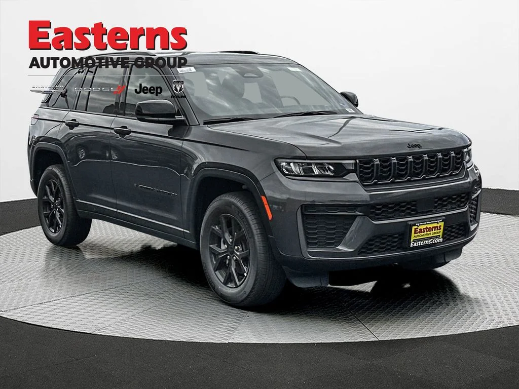 New 2026 Baltic Gray Metallic Clear-Coat Exterior Paint Jeep Altitude image 4