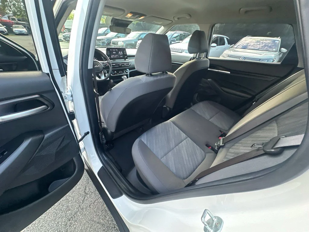 Used 2023 White Kia LX image 23