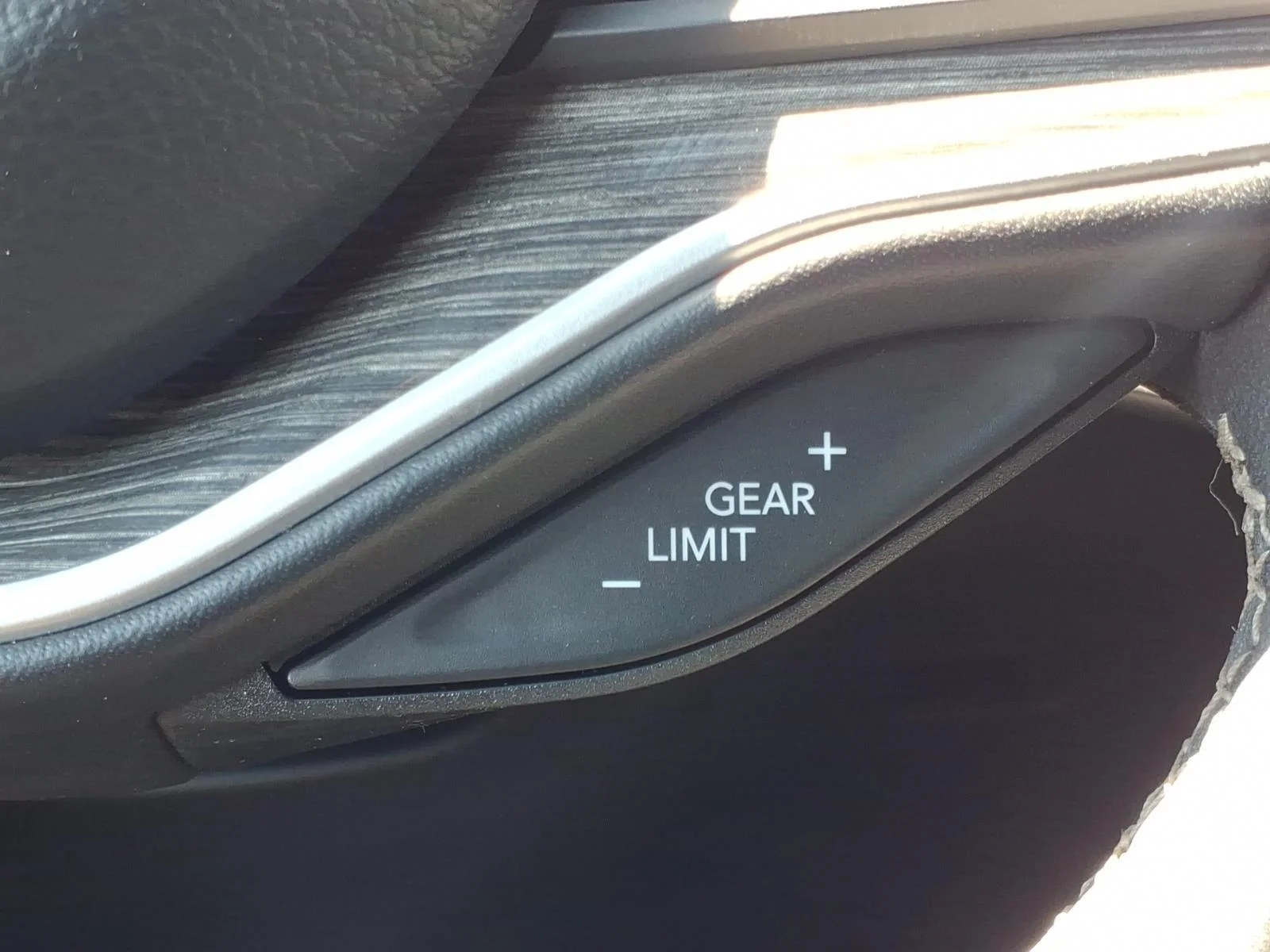 Used 2022 Diamond Black Crystal Pearlcoat Jeep Series III image 10