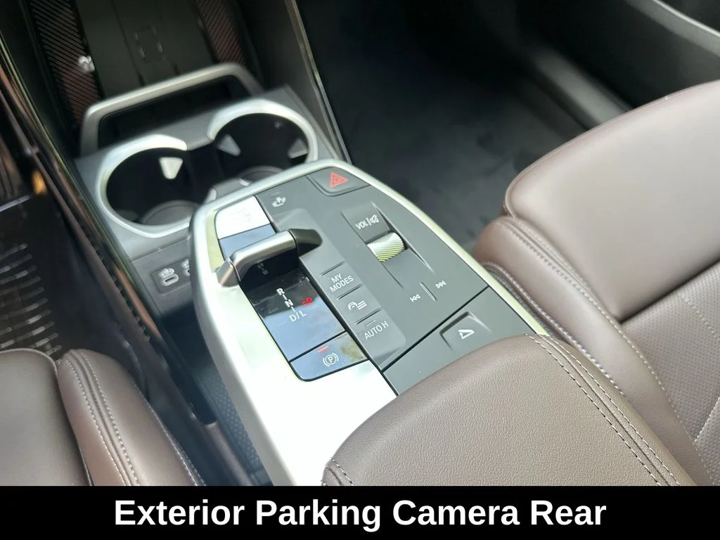 Used 2025 White BMW xDrive28i image 22