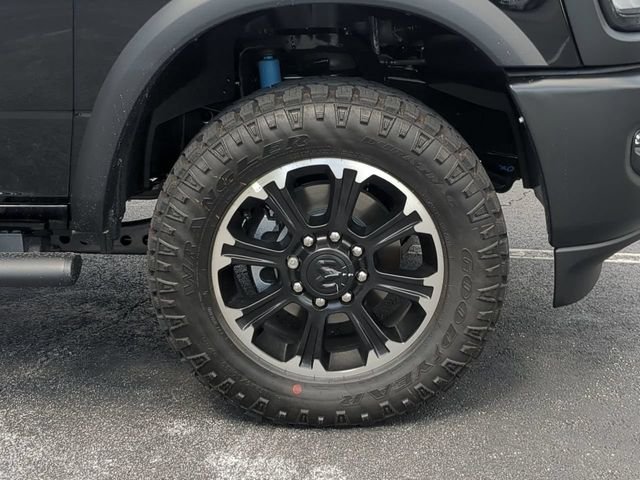 New 2026 Diamond Black Crystal Pearl-Coat Exterior Paint RAM Tradesman image 11