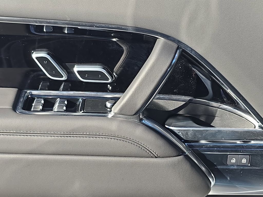 2025 Land Rover Range Rover SE - Photo 29