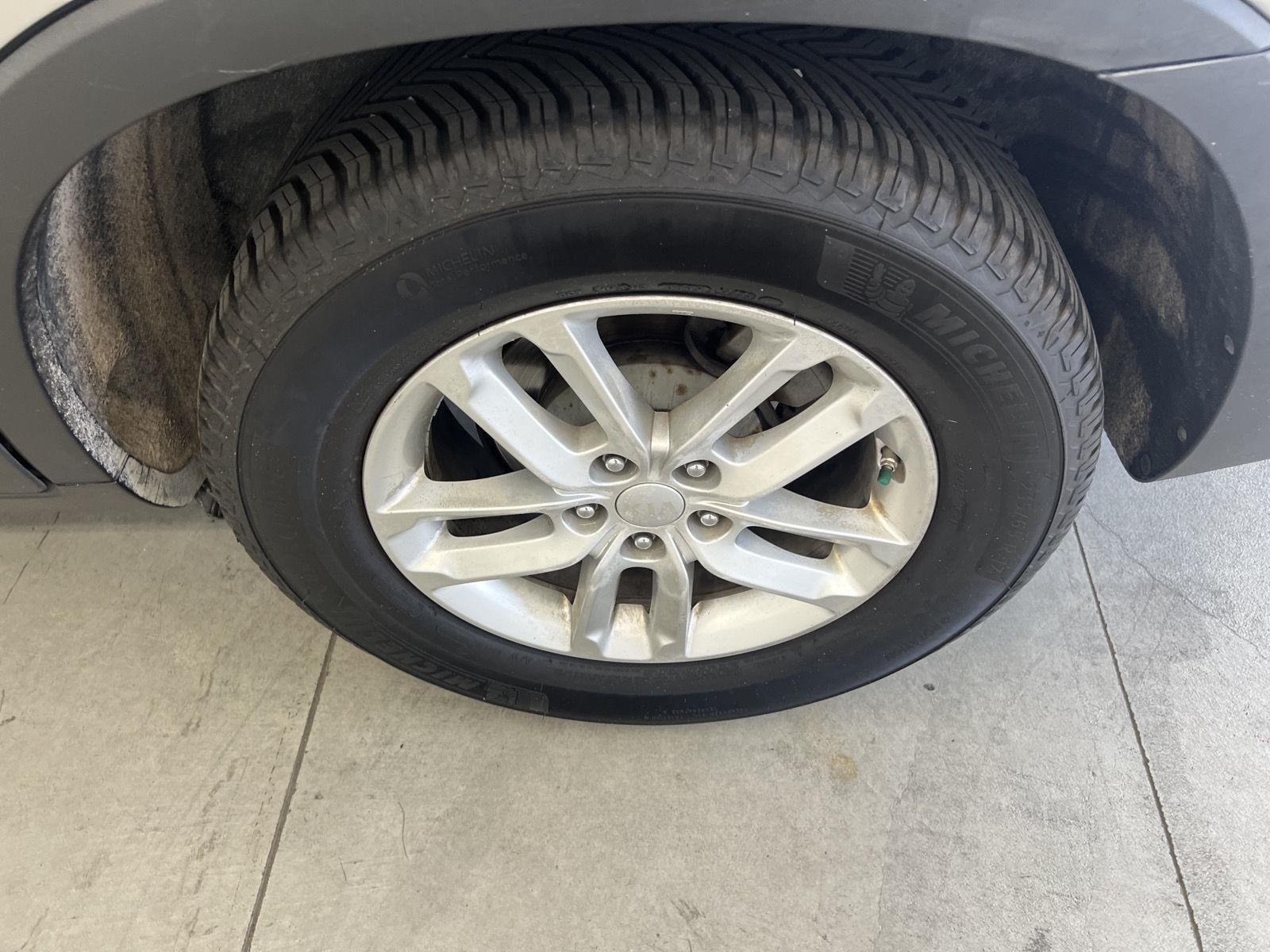 Used 2014 Satin Metal Kia LX image 10