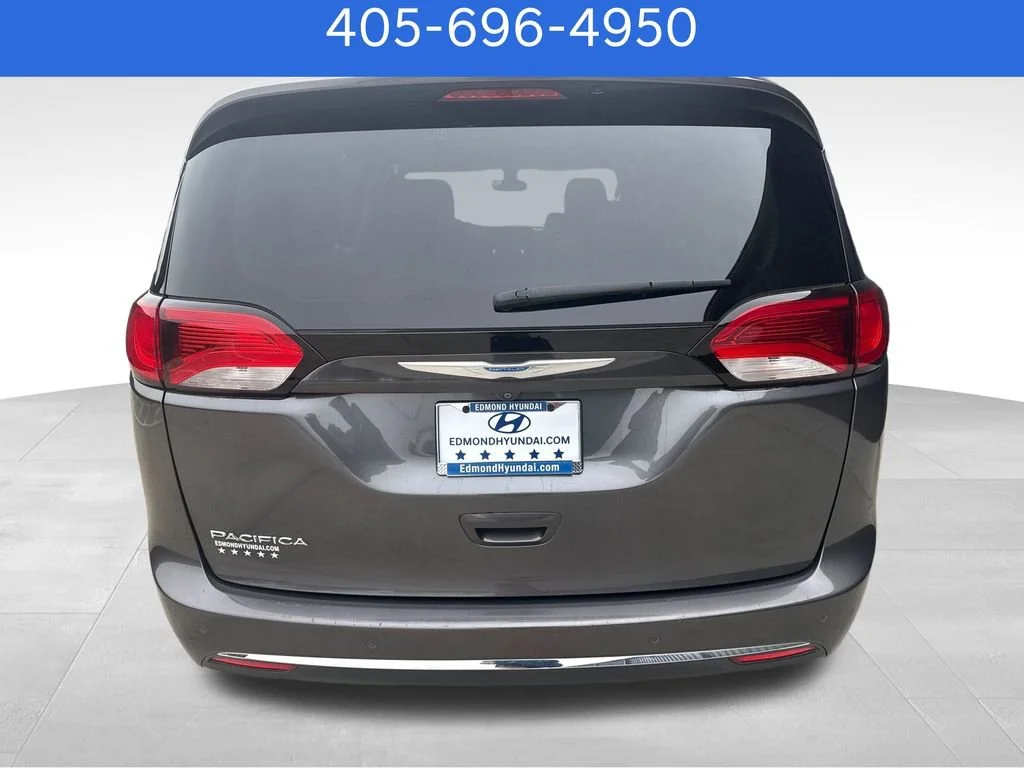 Pre-Owned 2018 Chrysler Pacifica Touring L