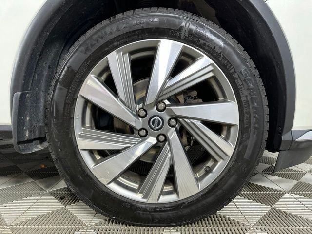 Used 2020 White Nissan SL image 7