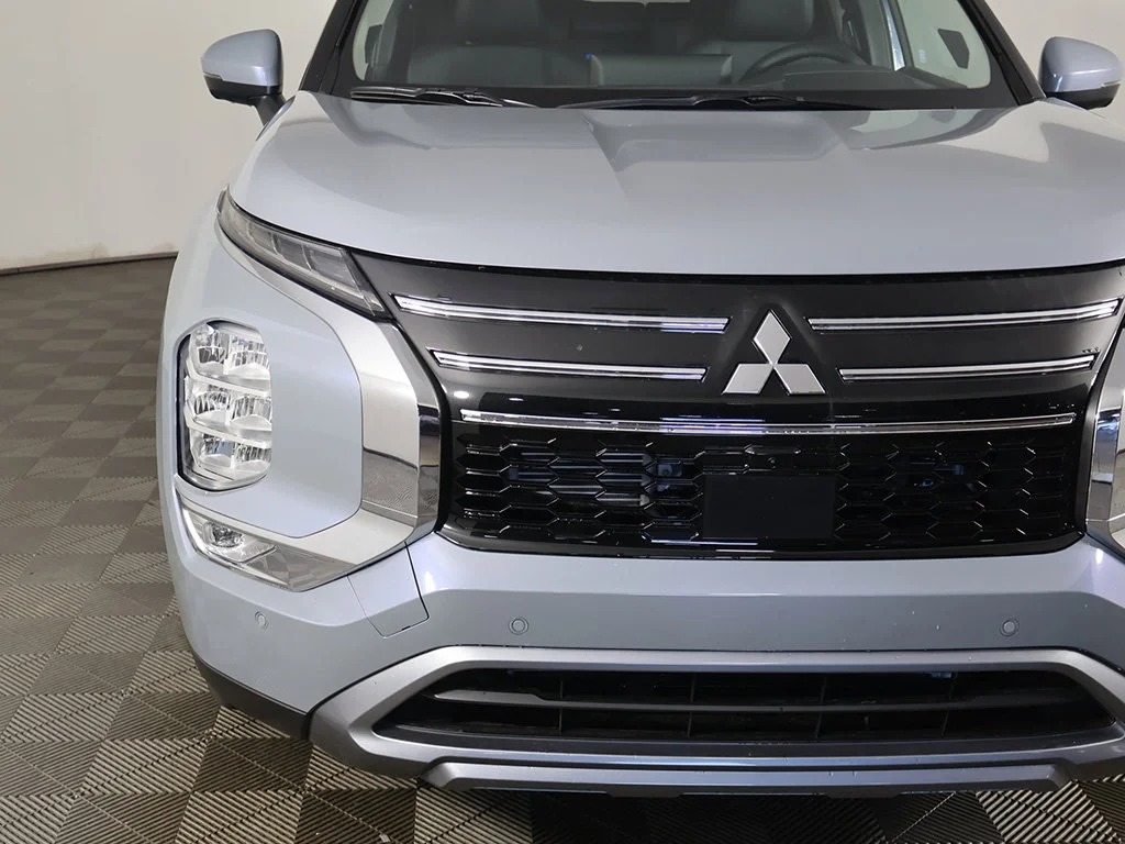 New 2026 Gray Mitsubishi SE image 15