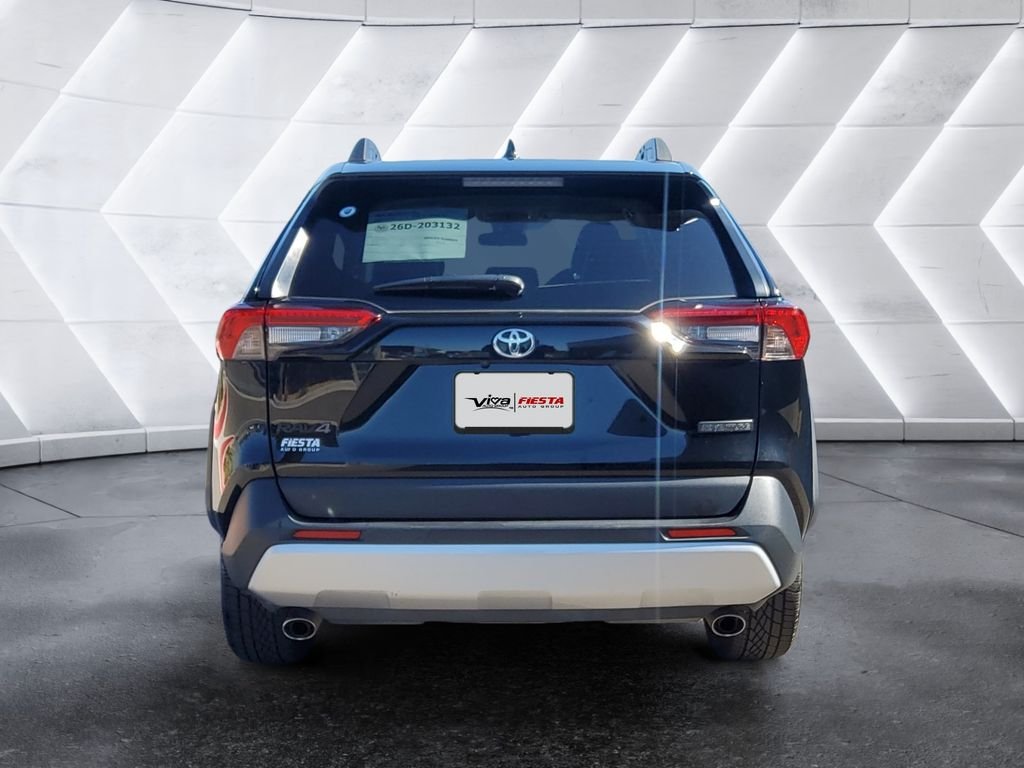 Used 2024  Toyota Adventure image 5
