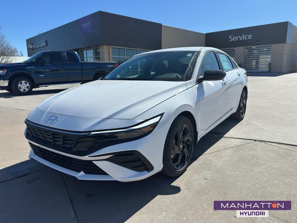 2026 Hyundai Elantra 1.6 HEV Blue's photo