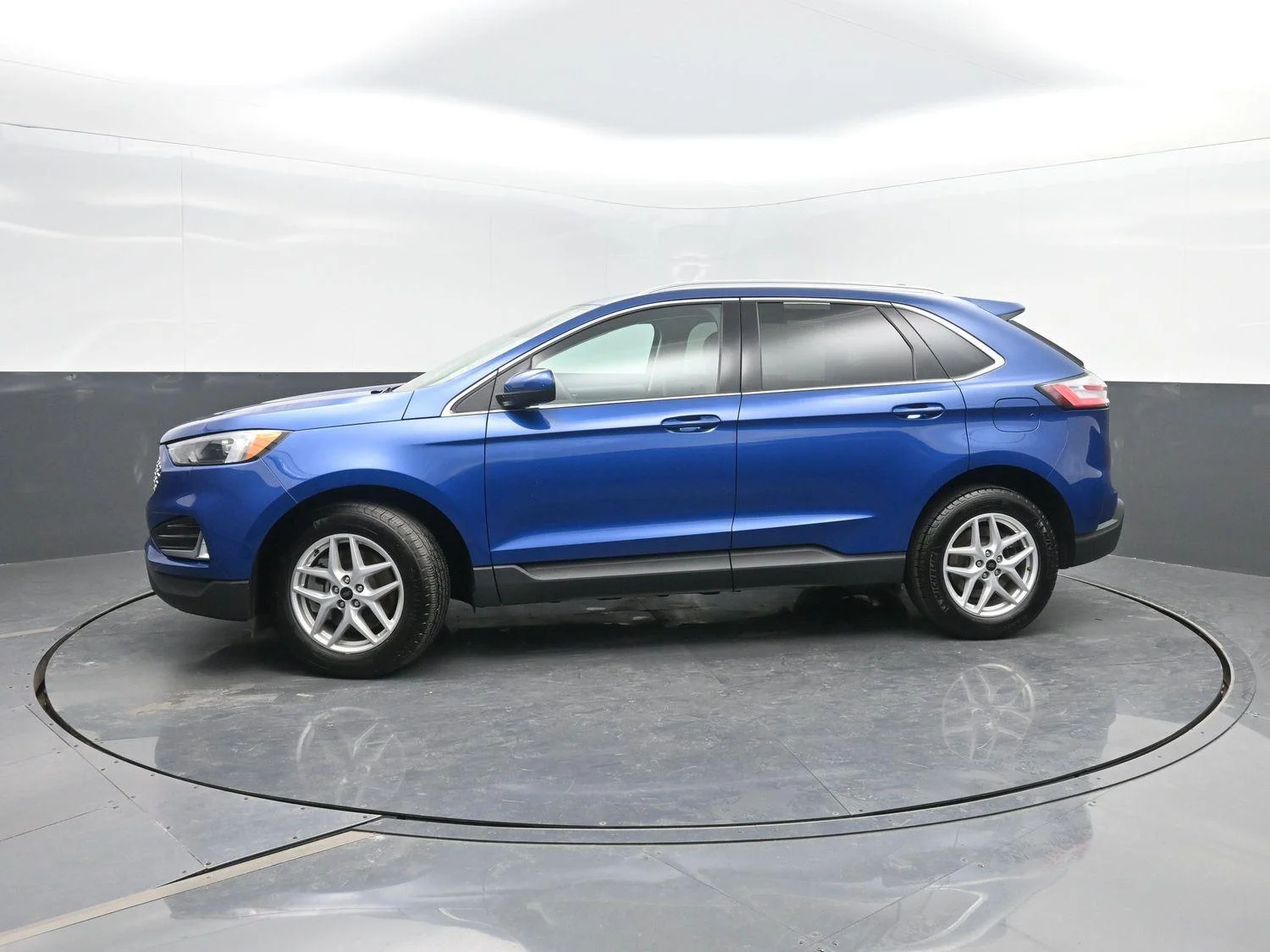 2024 Ford Edge SEL AWD's photo