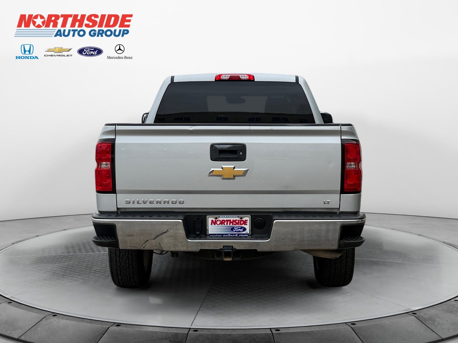 Used 2018 Silver Ice Metallic Chevrolet LT image 6