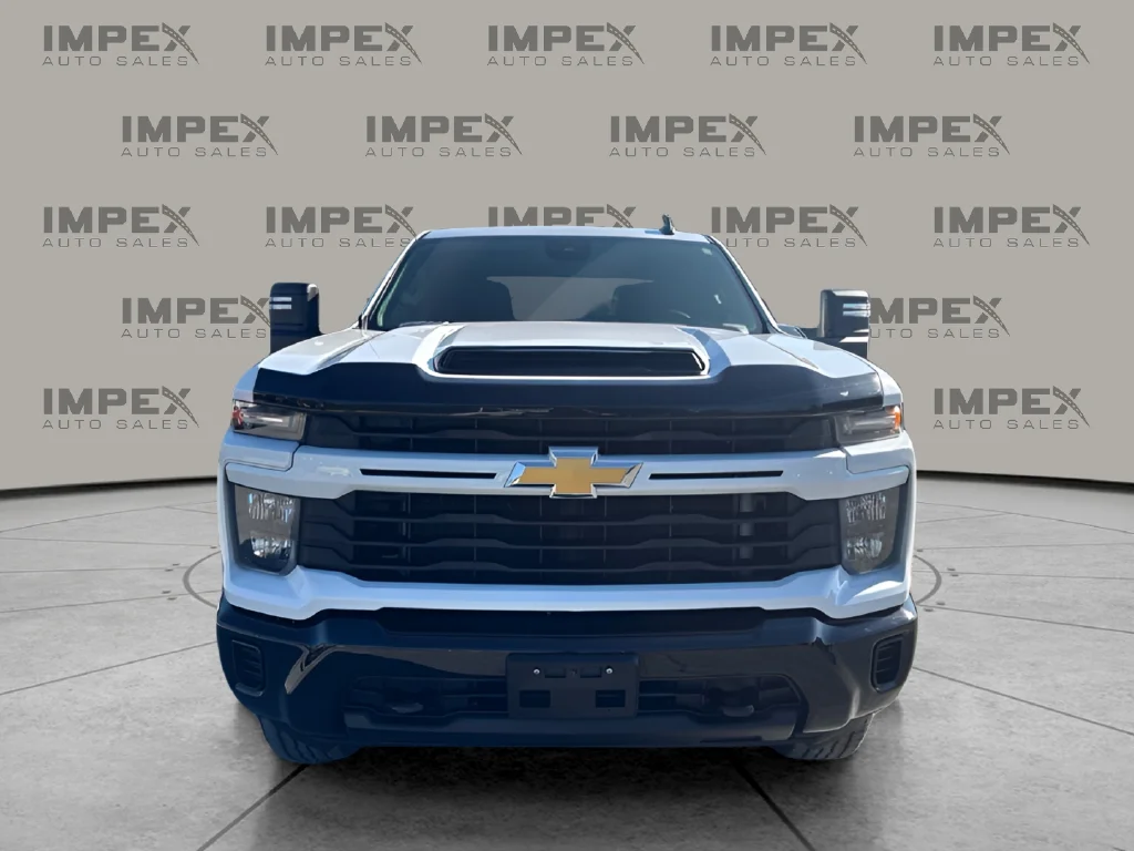Used 2024 White Chevrolet Custom image 8
