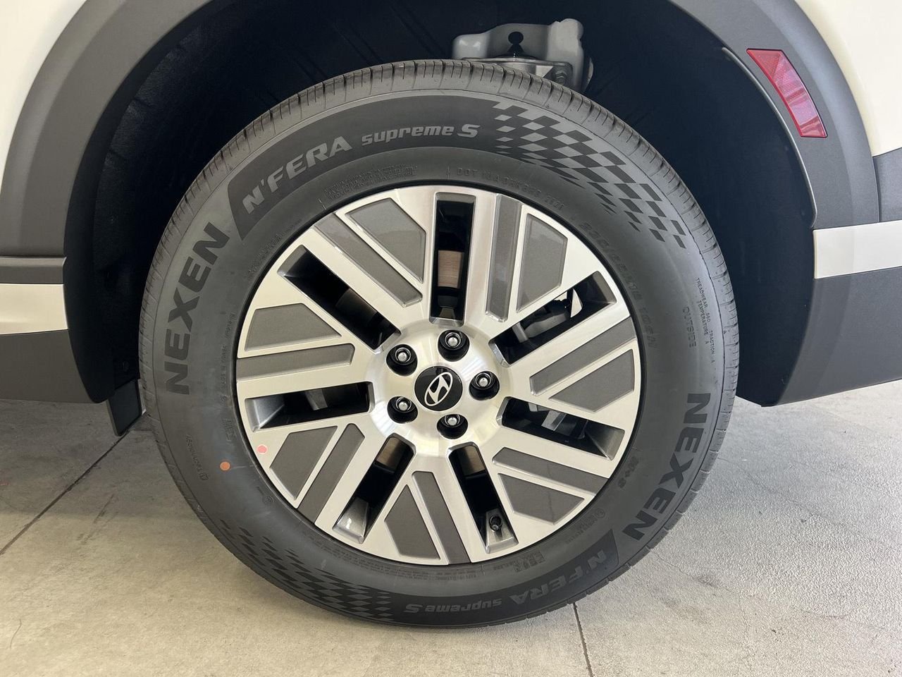 New 2027 Creamy White Pearl Hyundai SEL 8P image 10