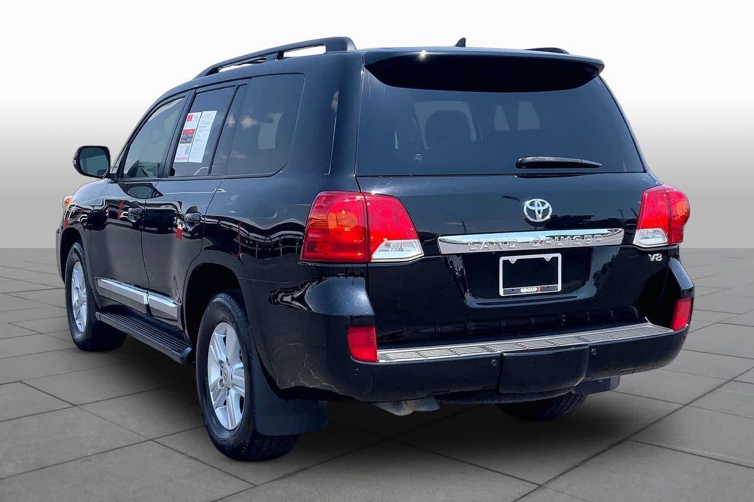 Used 2013 Black Toyota  image 12