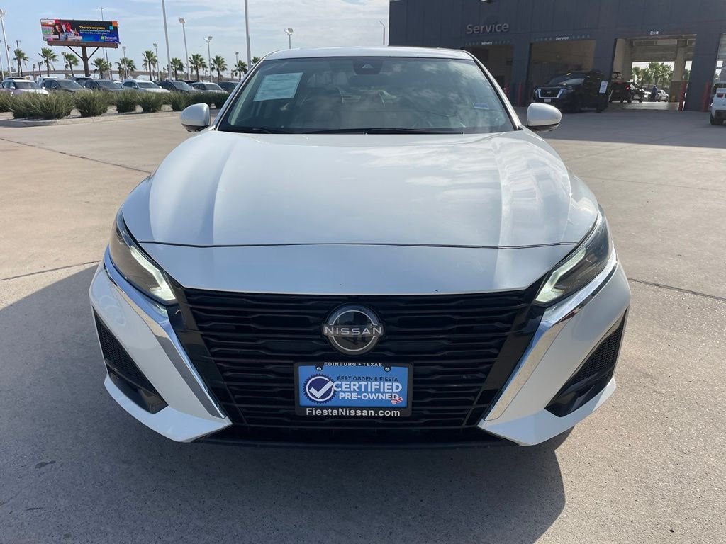 Used 2023 White Nissan 2.5 SL image 2