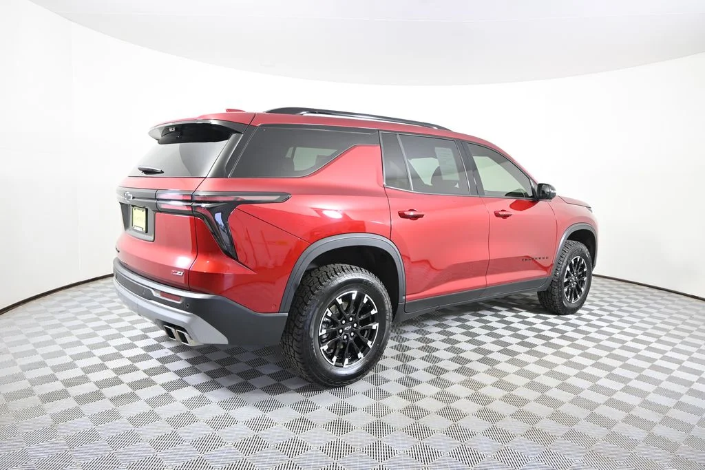 Used 2024 Red Chevrolet Z71 image 6