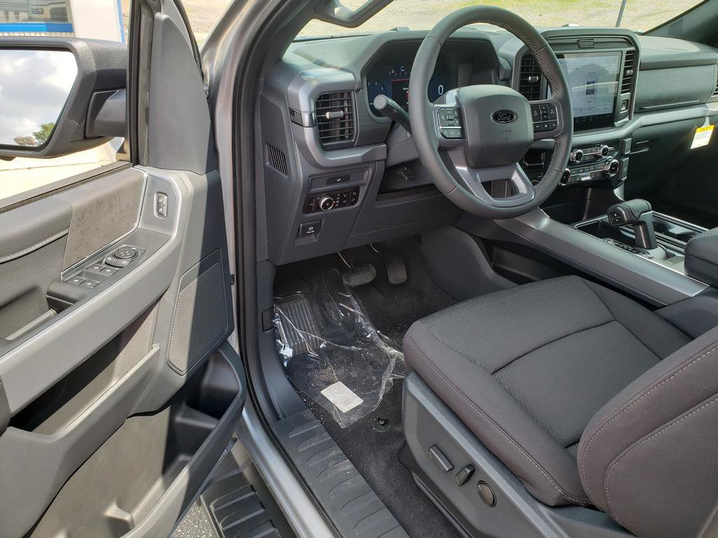 New 2026 Iconic Silver Metallic Ford XLT image 6