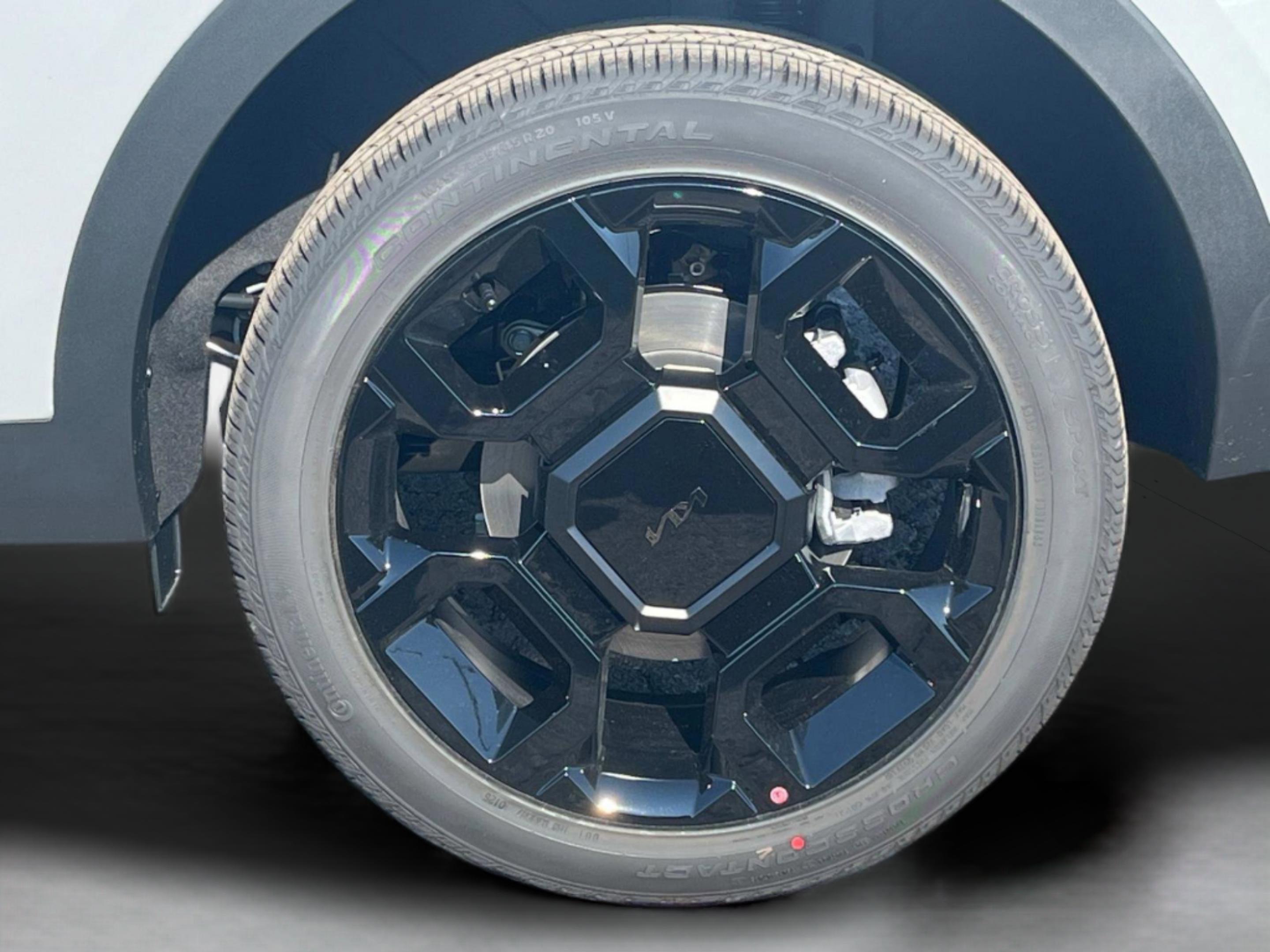 New 2025 Wolf Gray Kia X-Line SX AWD image 12