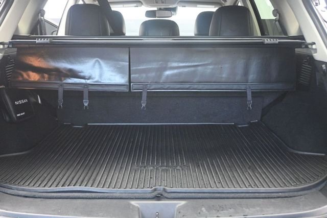 Used 2023 Black Nissan SL image 18