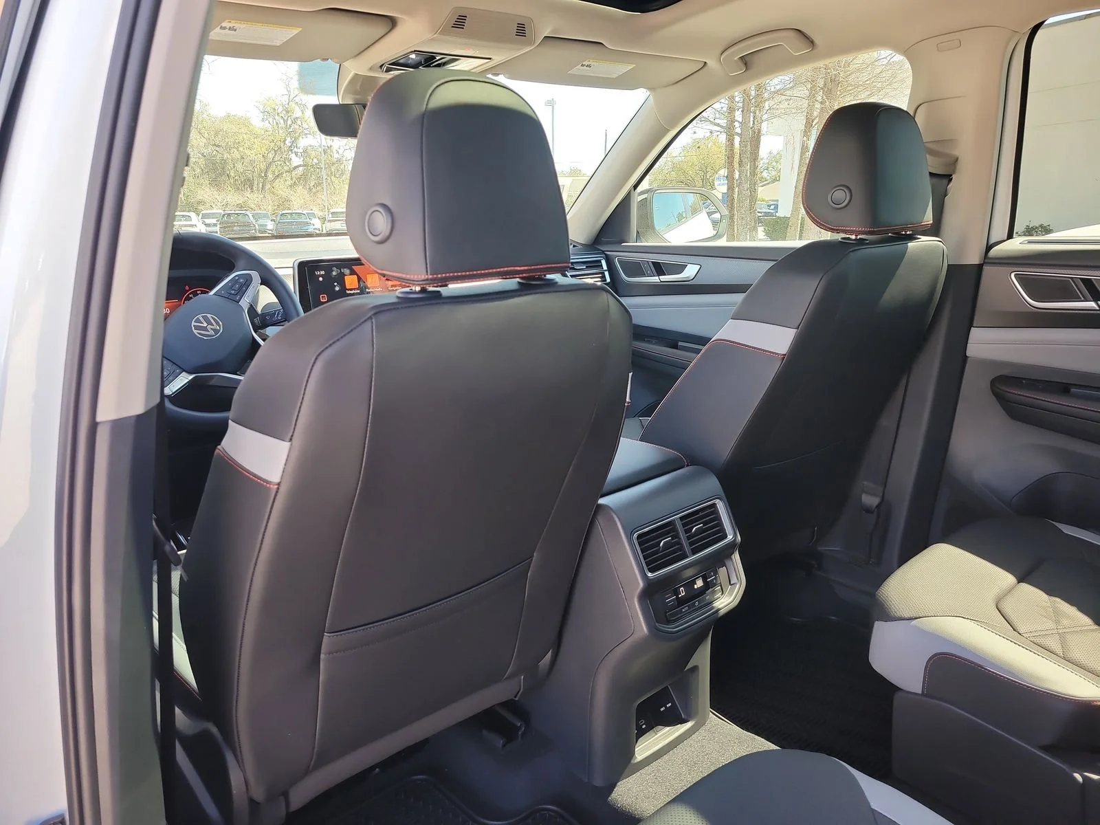 New 2026 Opal White Pearl Volkswagen 2.0T Peak Edition image 13