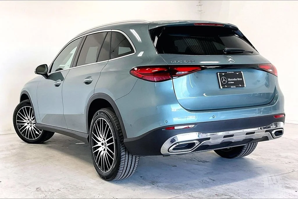 New 2026 Verde Silver Metallic Mercedes-Benz GLC 300 image 24