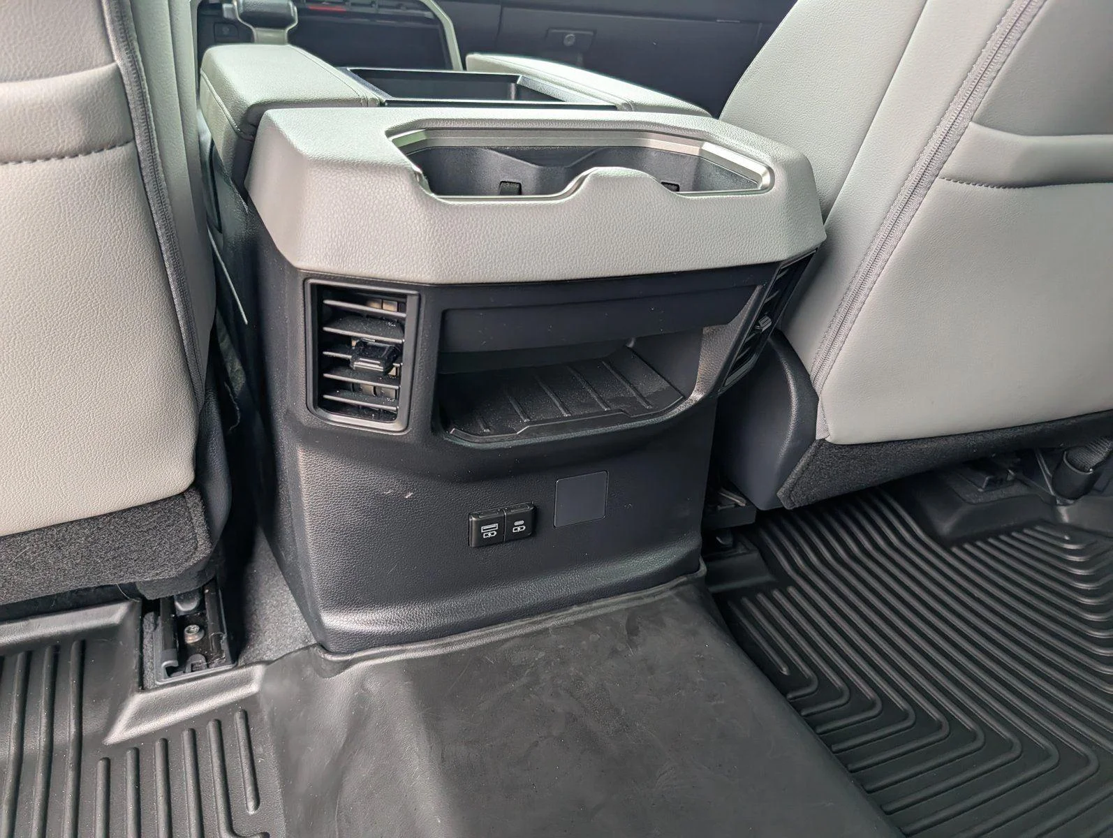 Used 2025 Lunar Rock Toyota Limited image 44