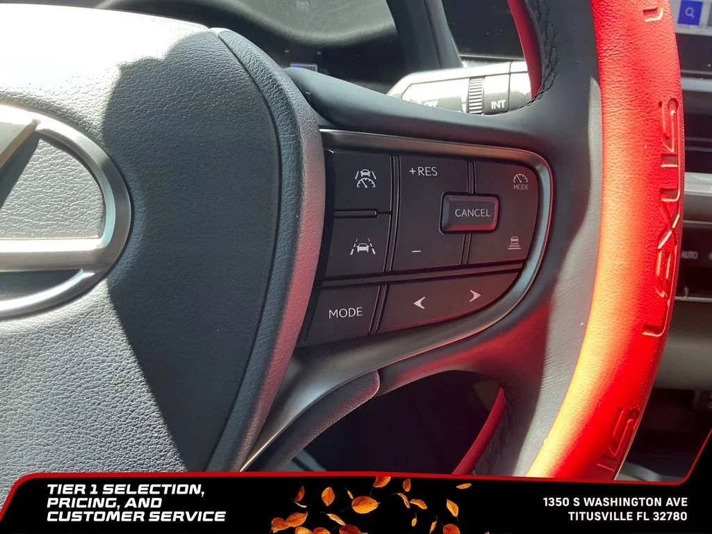 Used 2025 White Lexus 300h Premium image 30