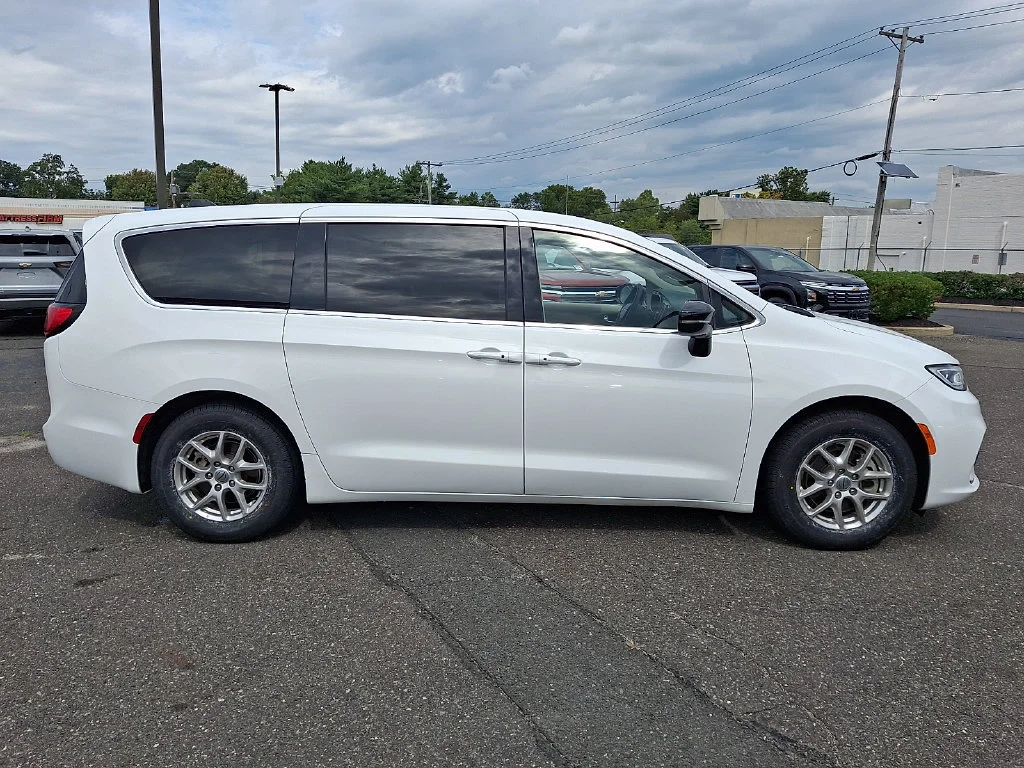 Used 2024 Bright White Cl Chrysler Touring L image 13