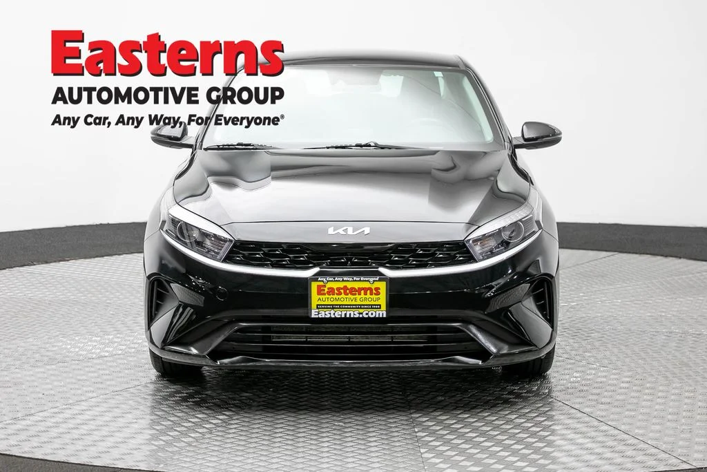 Used 2023 Black Kia LXS image 2