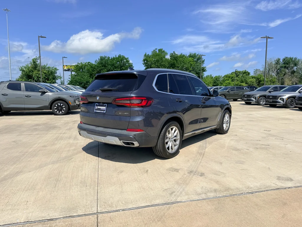 Used 2022 Arctic Grey Metallic BMW xDrive40i image 6