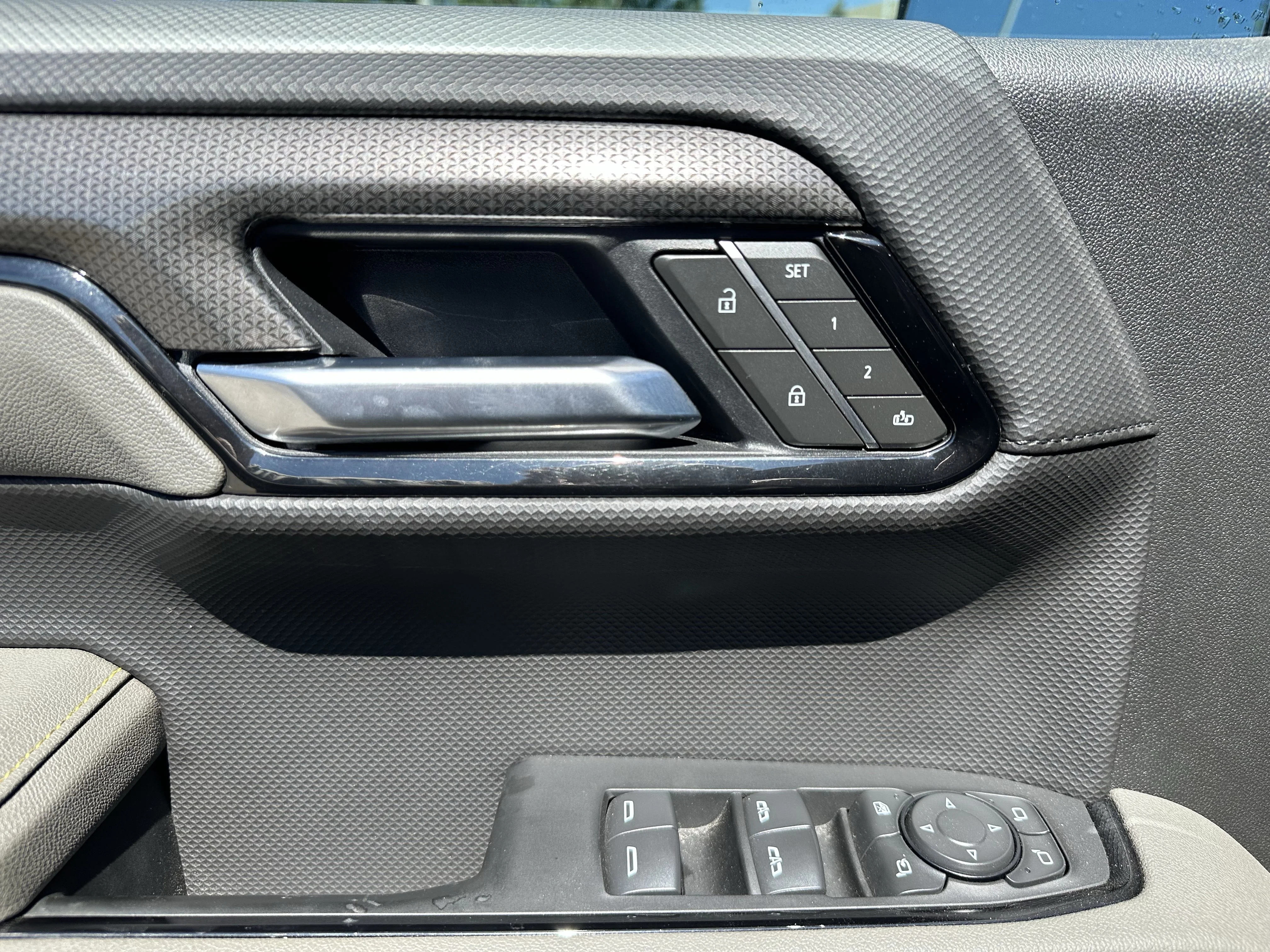 Certified Used 2025  Chevrolet ZR2 image 10