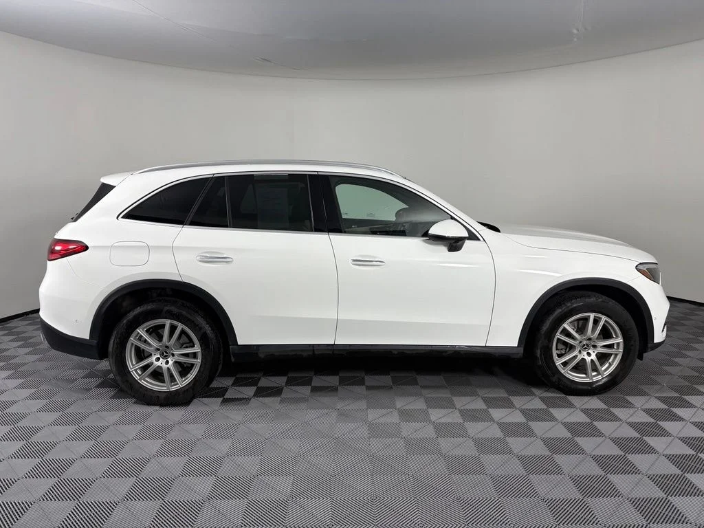 Certified Used 2025 White Mercedes-Benz GLC 300 image 8