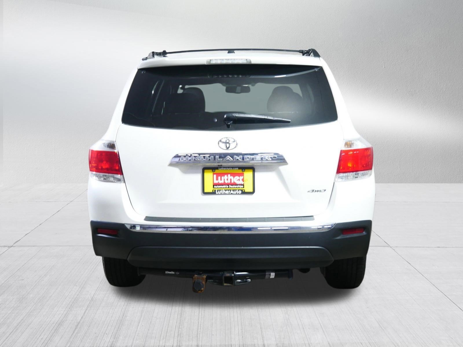 Used 2012 Blizzard Pearl Toyota SE image 6