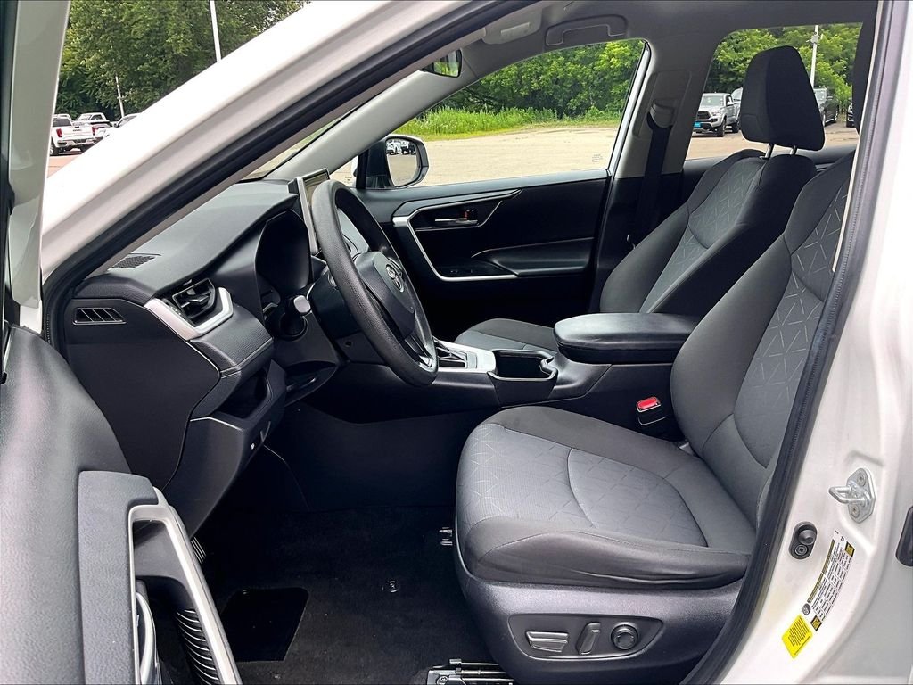 Used 2024 White Toyota XLE image 10
