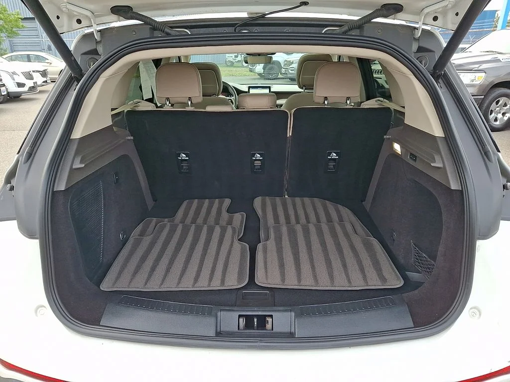 Used 2020 White Lincoln Reserve image 32
