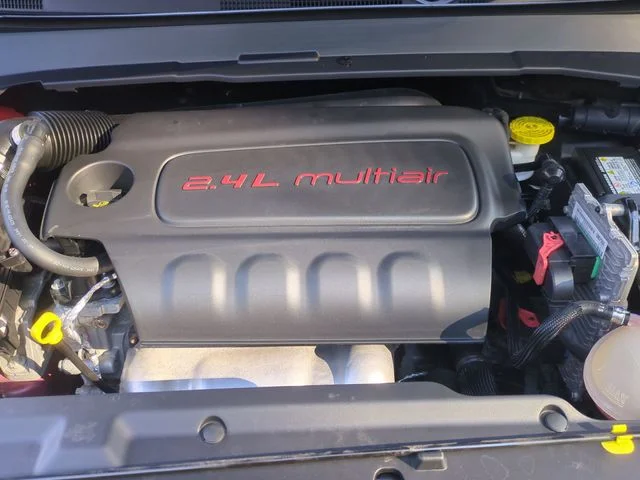 Used 2022 Red Jeep Latitude Lux image 25