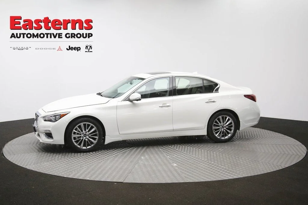 Used 2023 White INFINITI LUXE image 62