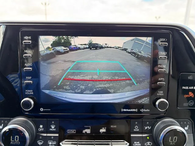 Used 2022  Toyota XLE image 13