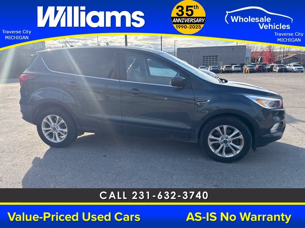 Used 2019  Ford SE image 12