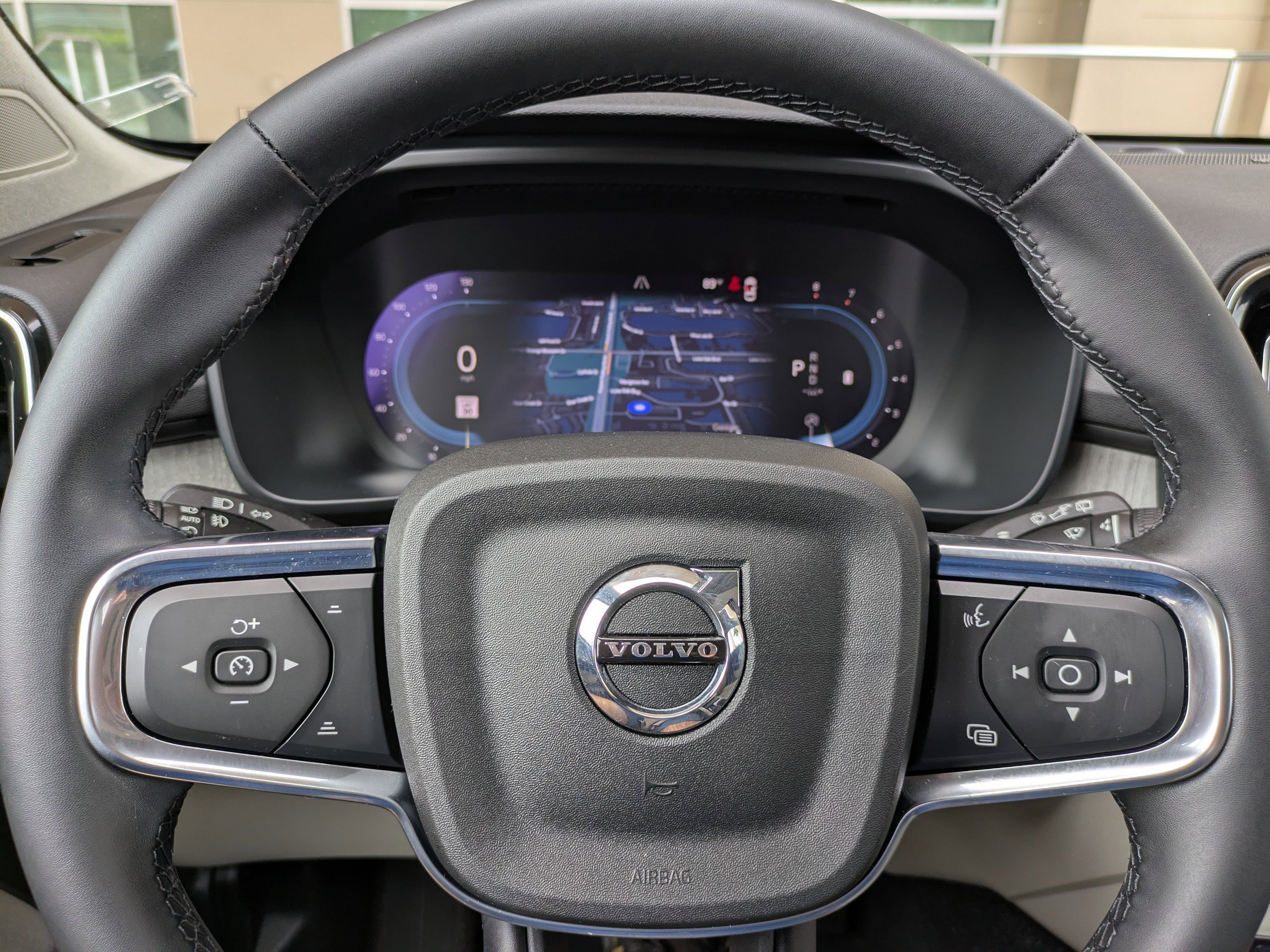 2025 Volvo XC40 Plus - Photo 28