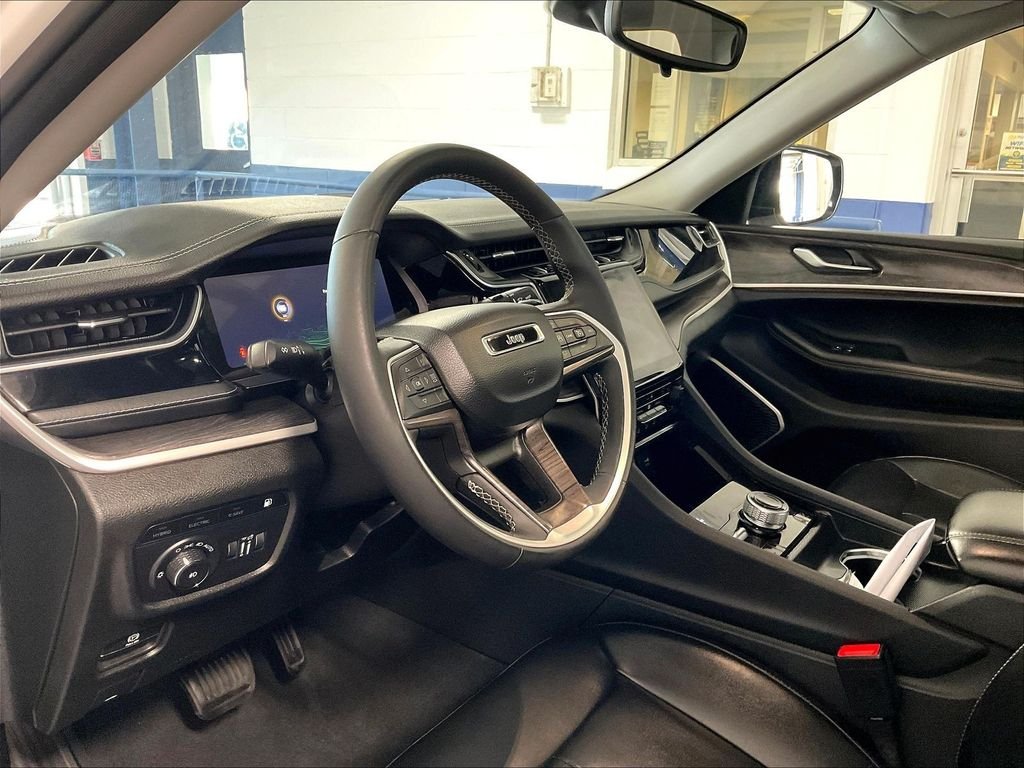 Used 2024 White Jeep 4xe image 8